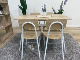 MESA CON 4 SILLAS