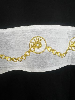 T-shirt Celine nera con banda oro