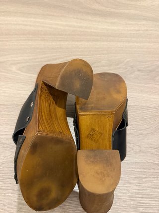 Sandalias plataforma madera piel negra