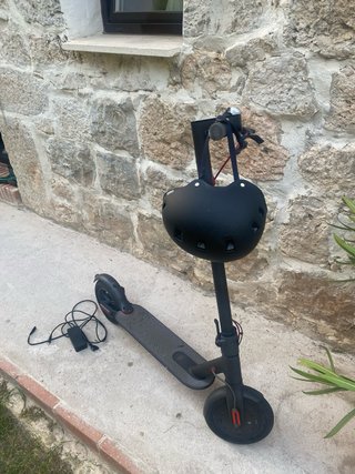 Patinete Eléctrico Xiaomi + Cargador + Casco