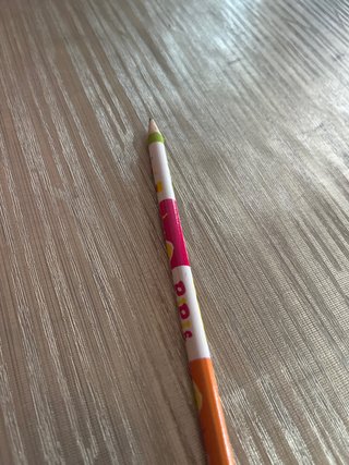 Lápiz de colores con diseño divertido