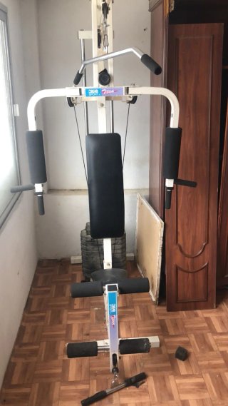 Máquina de gimnasio multifunción