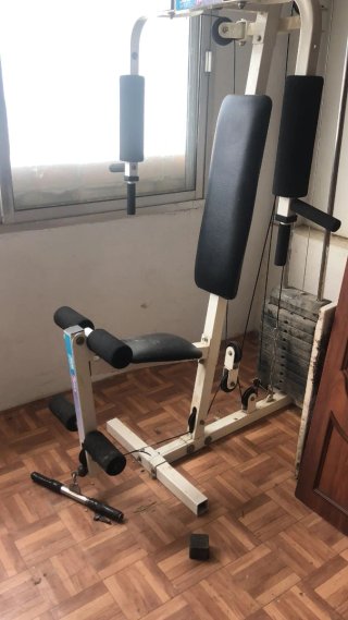 Máquina de gimnasio multifunción