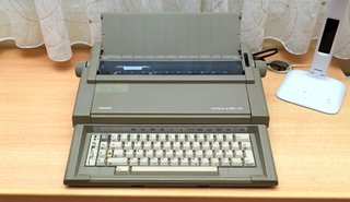 Máquina de escribir Olivetti Lettera E 501-II