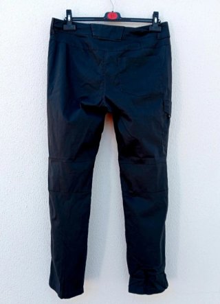 PANTALÓN DE MONTAÑA Y TREKKING DE HOMBRE. TALLA L.