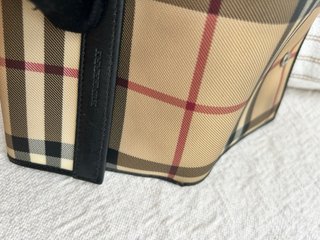Cartera Burberry Cuadros Beige y Negro