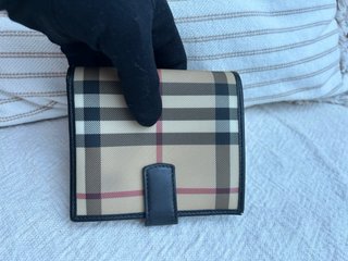 Cartera Burberry Cuadros Beige y Negro