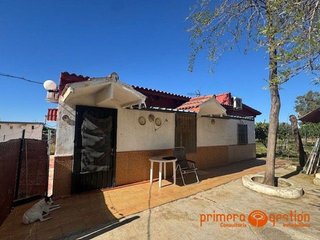 Chalet en venta en Carmona