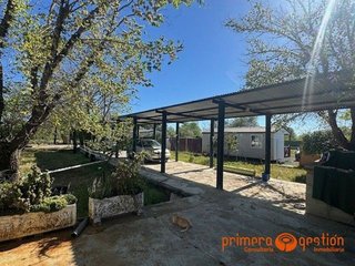 Chalet en venta en Carmona