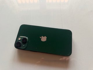 iPhone 13 Apple