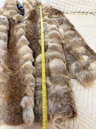 Chaquetón de pelo beige y marrón