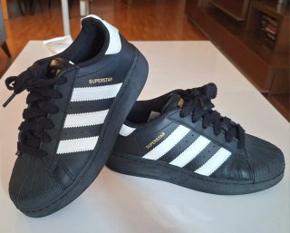 Zapatillas Adidas Superstar Negras y Blancas