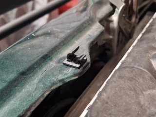 Clips varilla capó Suzuki Vitara/Jimny (2 uds)