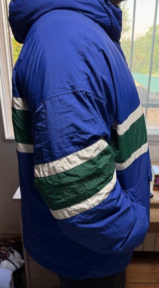 Abrigo Lacoste Azul y Verde