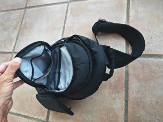 Zaino monospalla nero Case Logic per fotocamera