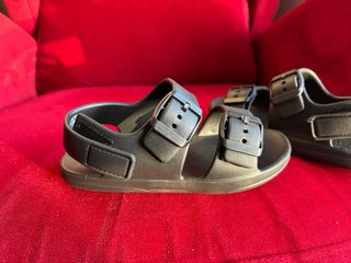 Chanclas Zara Negras Talla 28. SIN  USAR