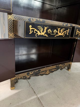 Cómoda oriental antigua pintado a mano