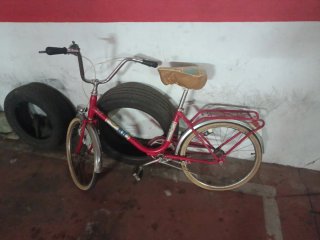 Bicicleta BH antigua roja