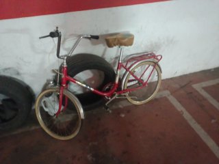Bicicleta BH antigua roja