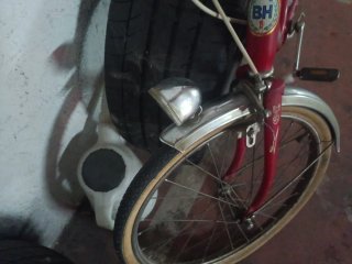 Bicicleta BH antigua roja
