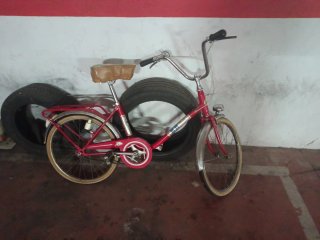 Bicicleta BH antigua roja