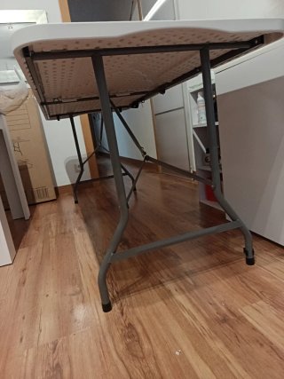 Mesa plegable camping blanca y gris