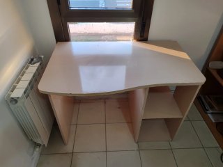 Escritorio madera y sillón giratorio