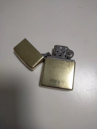 Accendini Zippo e Imco a benzina. PREZZO DELL'OFFERTA.