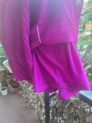 Falda tubo morada con volantes