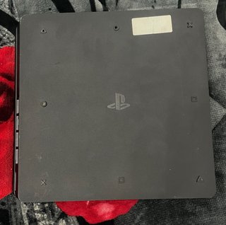 PS4 Slim 872GB Negra + 3 Mandos