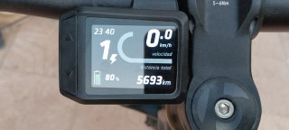 Bicicleta eléctrica Yamaha con silla para niños