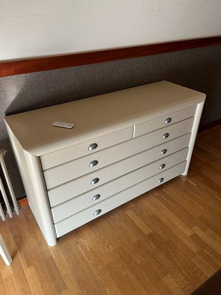 Muebles de piso: Sofás, mesas, librerías