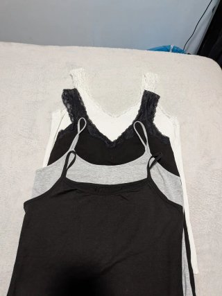 Lote Ropa: Camisetas tirantes, leggings y faja