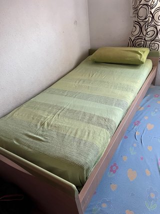 Cama individual con cajones