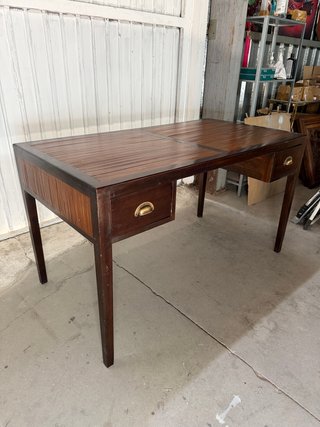 Escritorio de bambú y madera