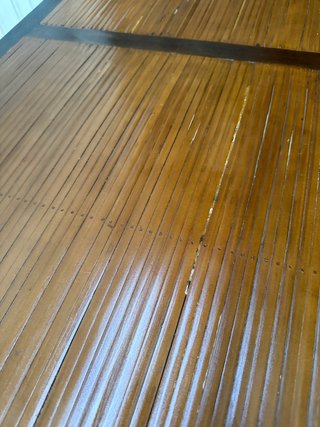 Escritorio de bambú y madera