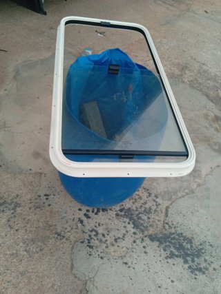 Ventana Camper con Marco Blanco