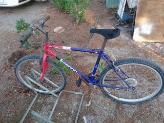 Tres bici 10 € cada una negociable, falta arreglar