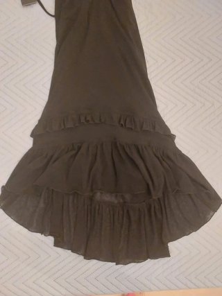 Vestido negro midi con volante – Talla M