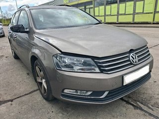 Despiece VW Passat B7 Variant 2.0 TDI Gris