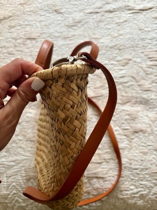 Bolso de paja trenzada con cuero