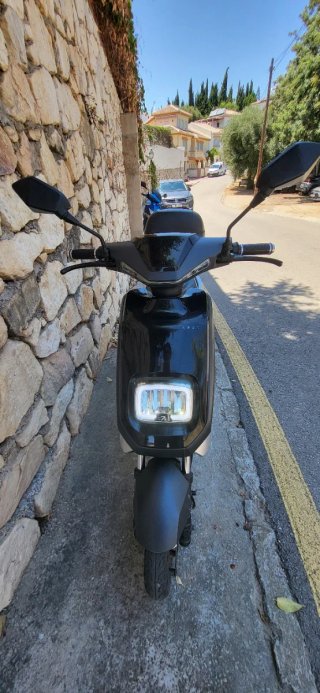 Peugeot NX1 Ciclomotor Eléctrico Negro/Marrón