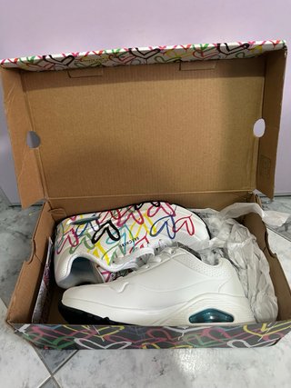 Skechers x JGoldcrown UNO Spread Love