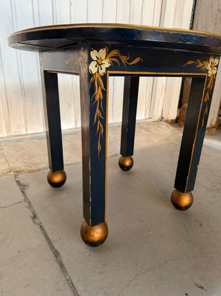 Mesita oriental antigua madera