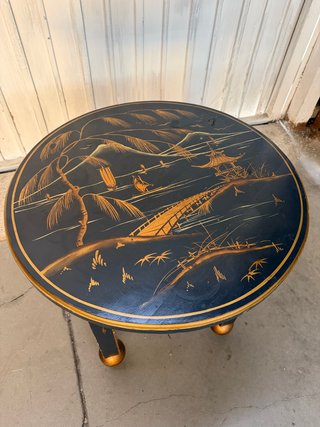 Mesita oriental antigua madera