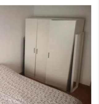 Armario blanco de madera