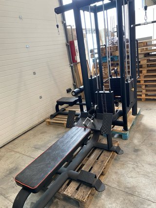 Máquina de gimnasio 4 estaciones