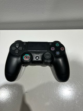 Consola PS4 + 2 Mandos + Cable