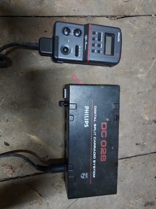 Philips DC 026 Digital Split Car Radio System