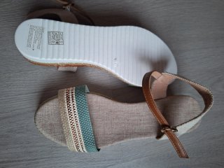 Sandalias Beige y Verde Talla 42
